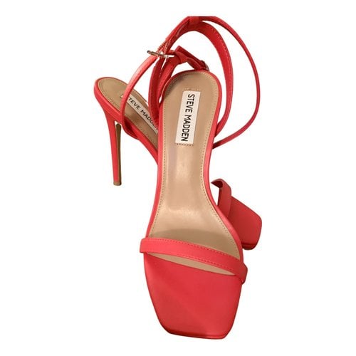 Pre-owned Steve Madden Leather Sandals In Red