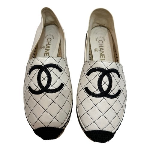 Pre-owned Chanel Leather Espadrilles In White