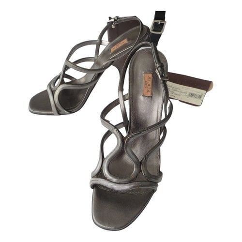 Pre-owned Alaïa Leather Sandal In Metallic