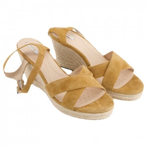 Pre-owned Geox Sandals In Camel