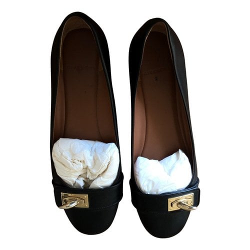 Pre-owned Givenchy Leather Ballet Flats In Black