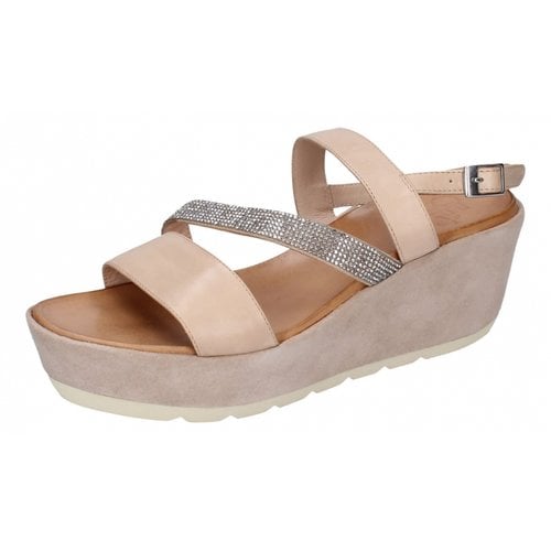 Pre-owned Femme Leather Sandals In Beige
