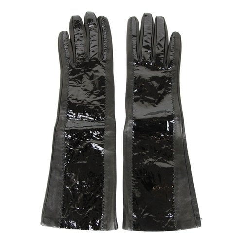 Pre-owned Bottega Veneta Patent Leather Long Gloves In Black