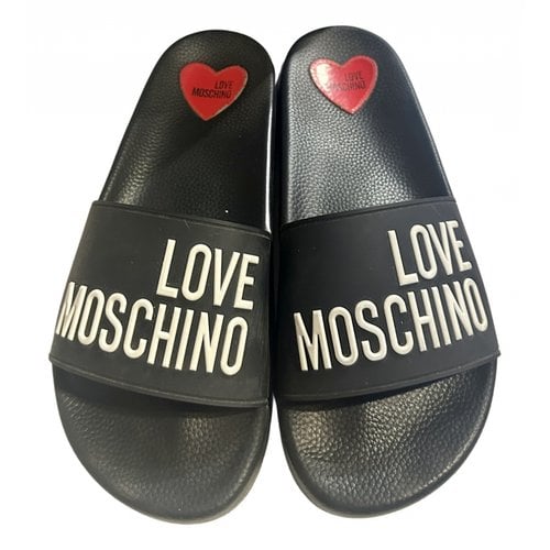 Pre-owned Moschino Love Flip Flops In Black