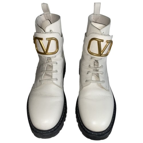 Pre-owned Valentino Garavani Vlogo Leather Boots In White