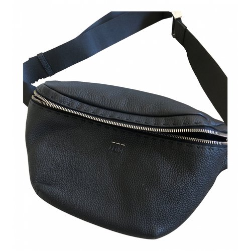 Pre-owned Fendi Leather Belt Bag In Black