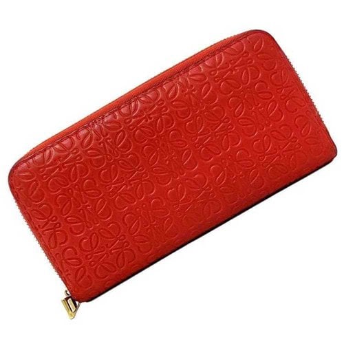 Pre-owned Loewe Leather Purse In Red