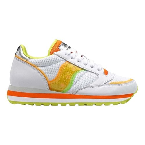 Pre-owned Saucony Fabric Trainers In White