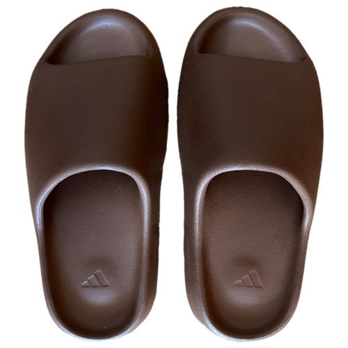 Pre-owned Yeezy X Adidas Slide Sandals In Brown