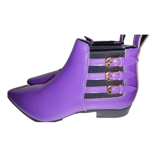 Pre-owned Gucci Leather Buckled Boots In Purple