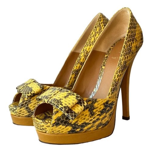 Pre-owned Fendi Python Heels In Yellow