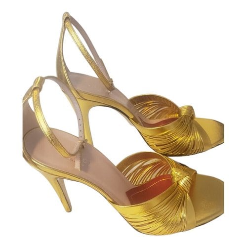 Pre-owned Gucci Leather Heels In Gold