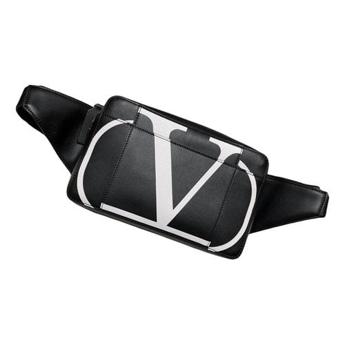 Pre-owned Valentino Garavani Go Logo Leather Bag In Black