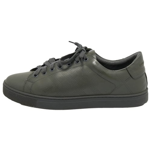 Pre-owned Burberry Leather Trainers In Grey