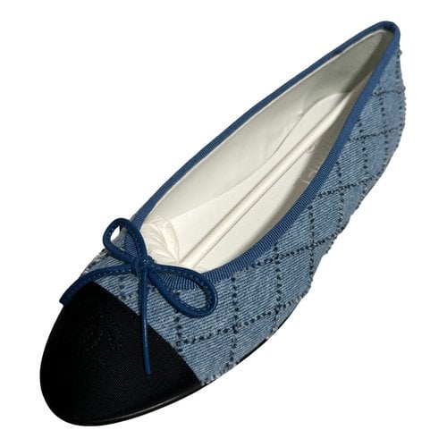Pre-owned Chanel Cloth Flats In Blue