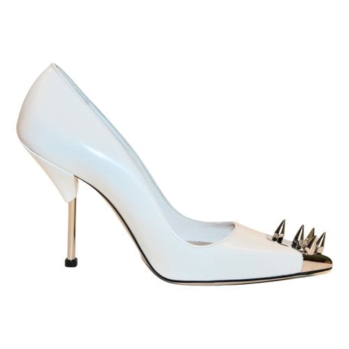 Pre-owned Alexander Mcqueen Leather Heels In White