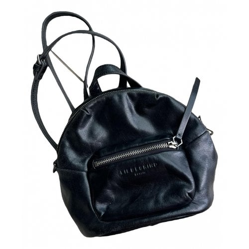 Pre-owned Liebeskind Patent Leather Backpack In Black