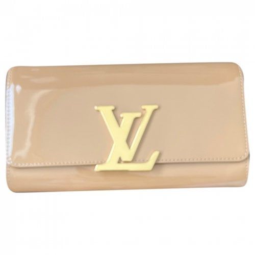 Pre-owned Louis Vuitton Louise Leather Clutch Bag In Beige