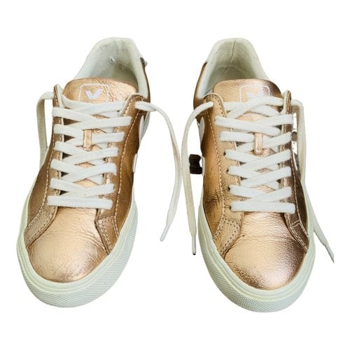 Pre-owned Veja Leather Trainers In Gold