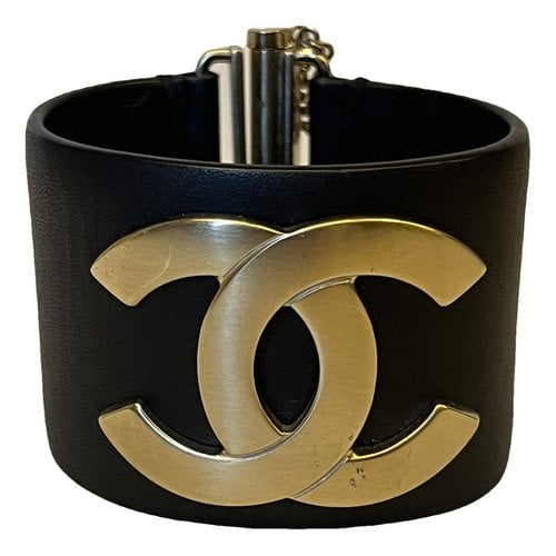Pre-owned Chanel Cc Leather Bracelet In Black