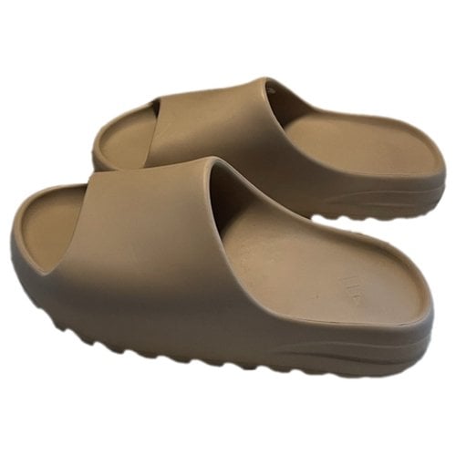 Pre-owned Yeezy X Adidas Slide Sandals In Beige