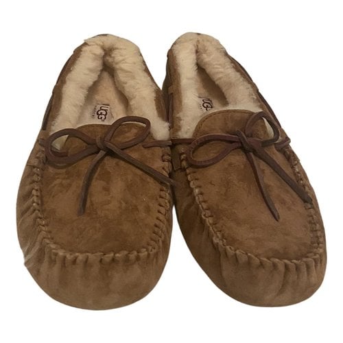 Pre-owned Ugg Leather Flats In Brown
