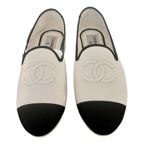 Pre-owned Chanel Leather Mules & Clogs In White