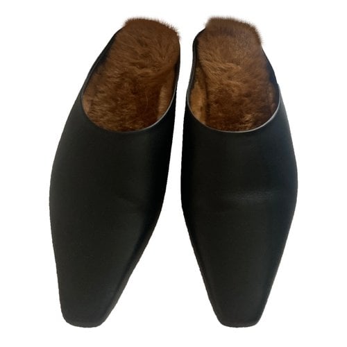 Pre-owned Neous Leather Flats In Black