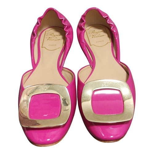 Pre-owned Roger Vivier Patent Leather Flats In Pink