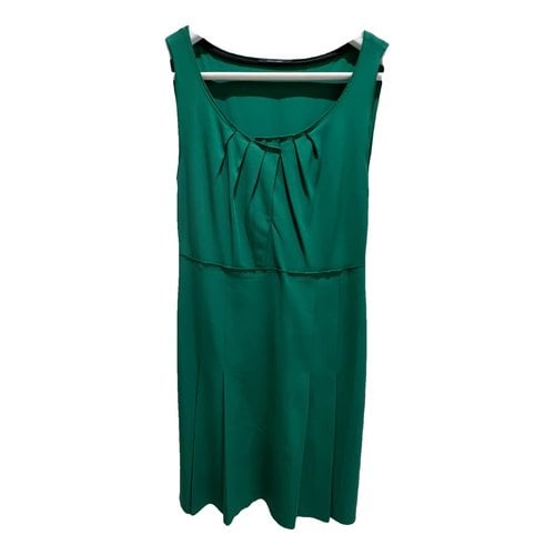 Pre-owned Elie Tahari Silk Mid-length Dress In Green