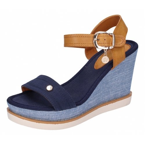 Pre-owned Enrico Coveri Cloth Sandals In Blue