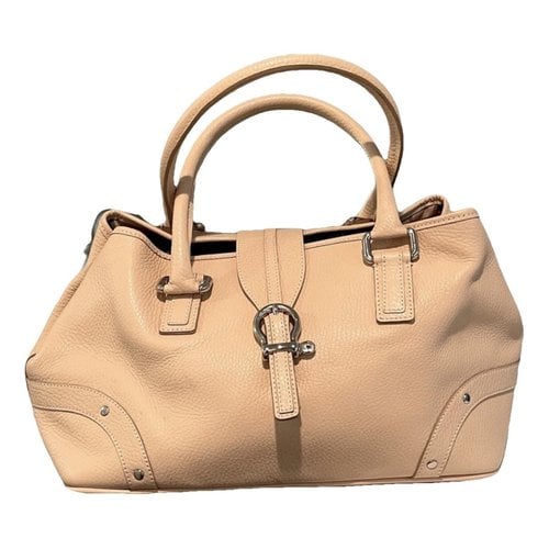 Pre-owned Burberry The Barrel Leather Handbag In Beige