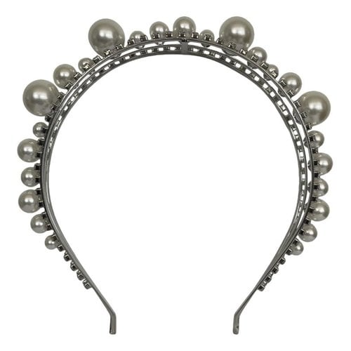 Pre-owned Miu Miu Crystal Hair Accessory In White