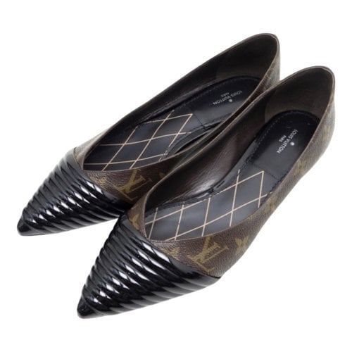 Pre-owned Louis Vuitton Patent Leather Flats In Other