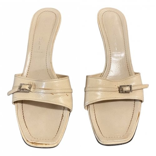 Pre-owned Casadei Leather Mules In Beige