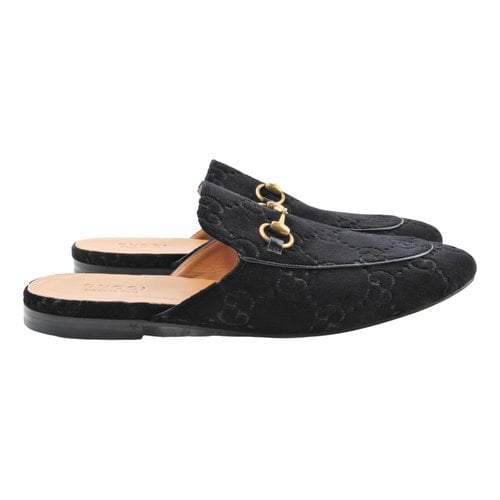 Pre-owned Gucci Princetown Flats In Black