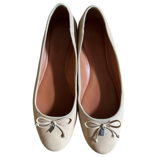 Pre-owned Coach Leather Ballet Flats In Beige