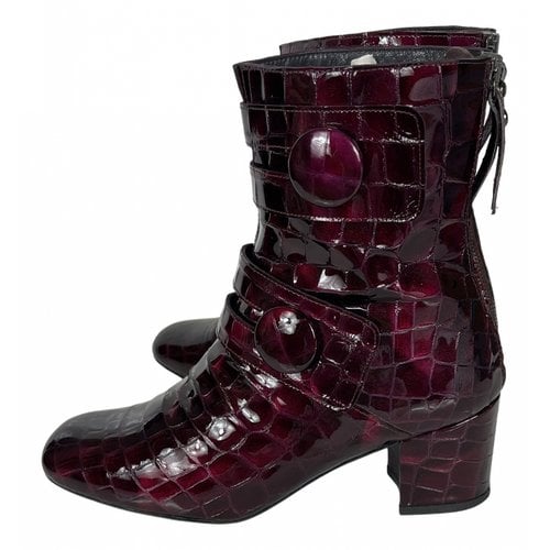 Pre-owned Stuart Weitzman Leather Boots In Burgundy