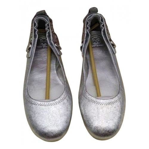 Pre-owned Tory Burch Leather Ballet Flats In Silver
