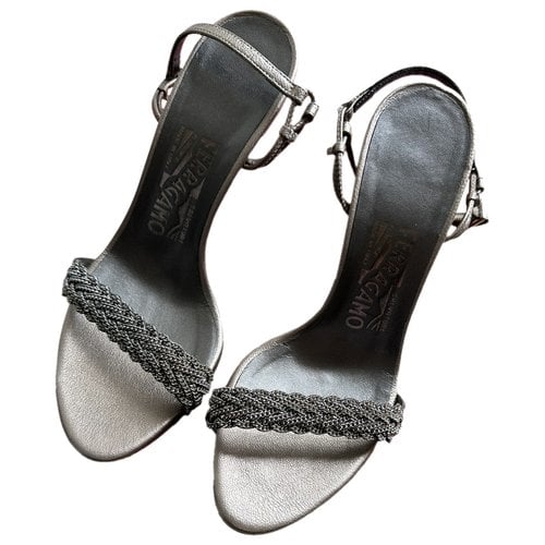 Pre-owned Ferragamo Leather Sandal In Grey