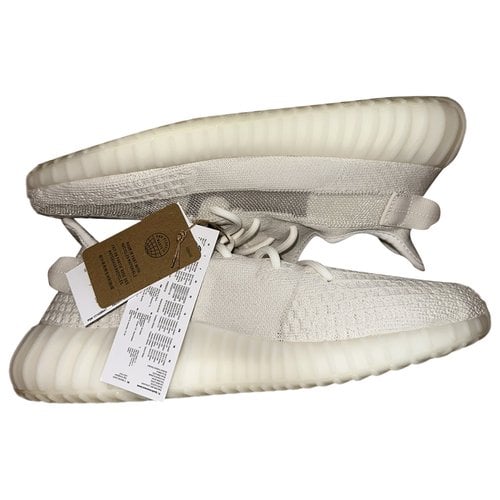 Pre-owned Yeezy X Adidas Low Trainers In Beige