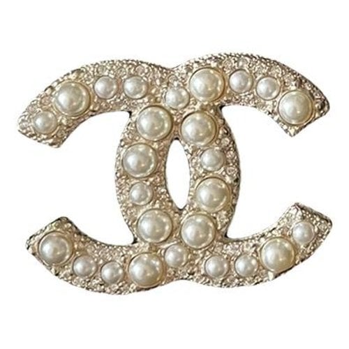 Pre-owned Chanel Cc Pin & Brooche In Gold
