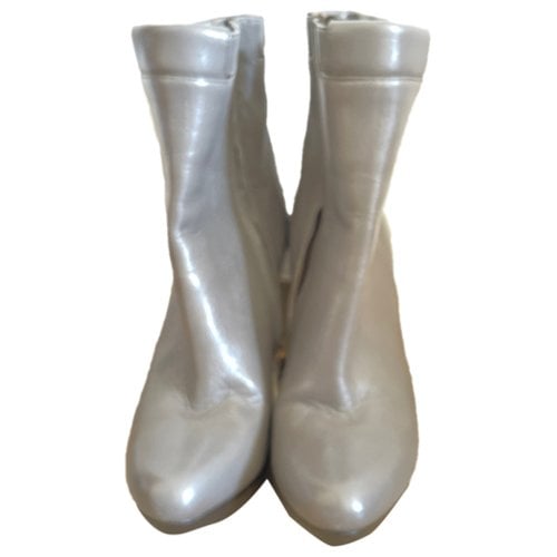 Pre-owned Fendi Leather Boots In Grey