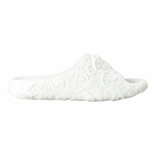 Pre-owned Versace Flip Flops In White