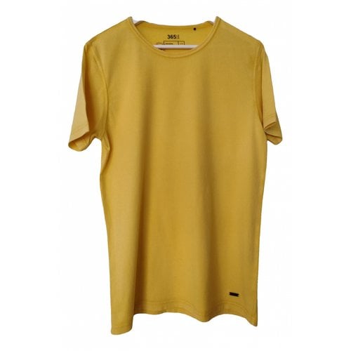 Pre-owned Hugo Boss T-shirt In Yellow