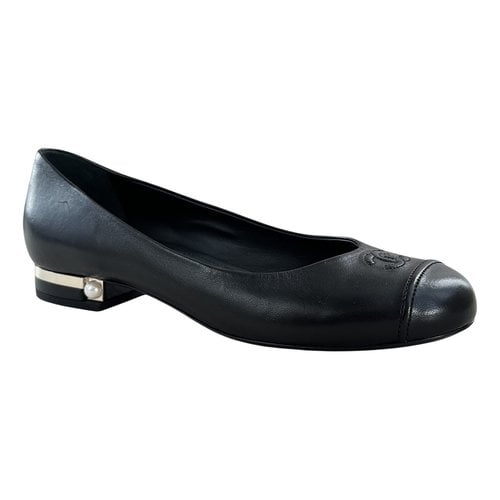 Pre-owned Chanel Leather Ballet Flats In Black