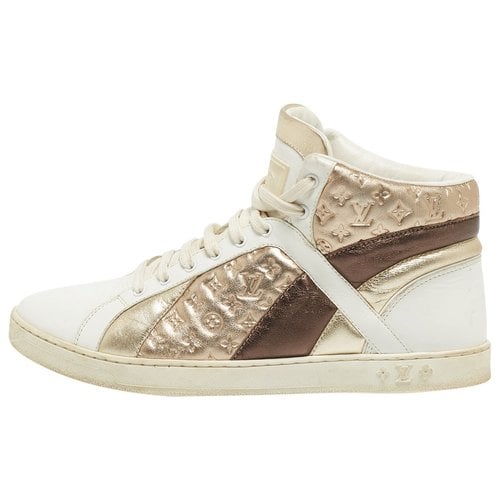 Pre-owned Louis Vuitton Leather Trainers In Metallic