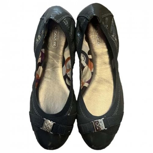Pre-owned Coach Patent Leather Flats In Grey