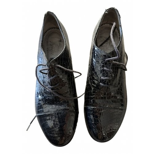 Pre-owned Amélie Pichard Patent Leather Flats In Black