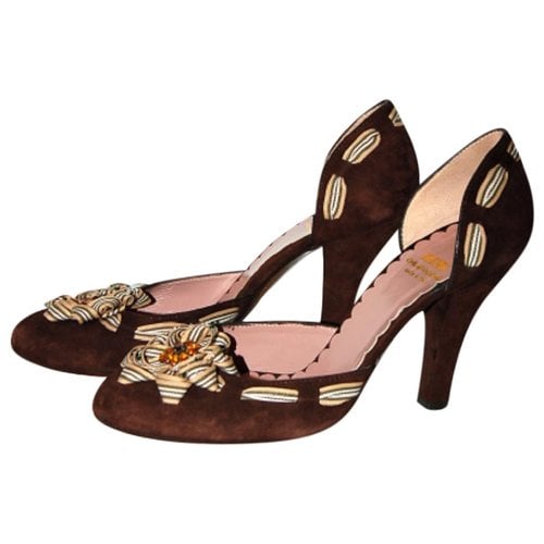 Pre-owned Moschino Heels In Camel